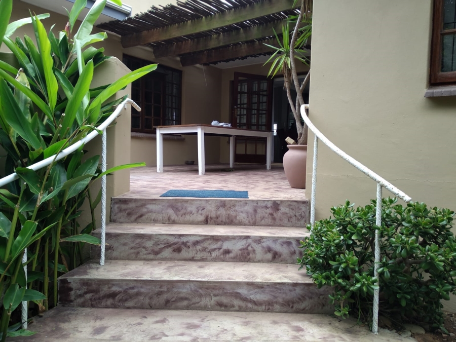 To Let 7 Bedroom Property for Rent in Dana Bay Western Cape